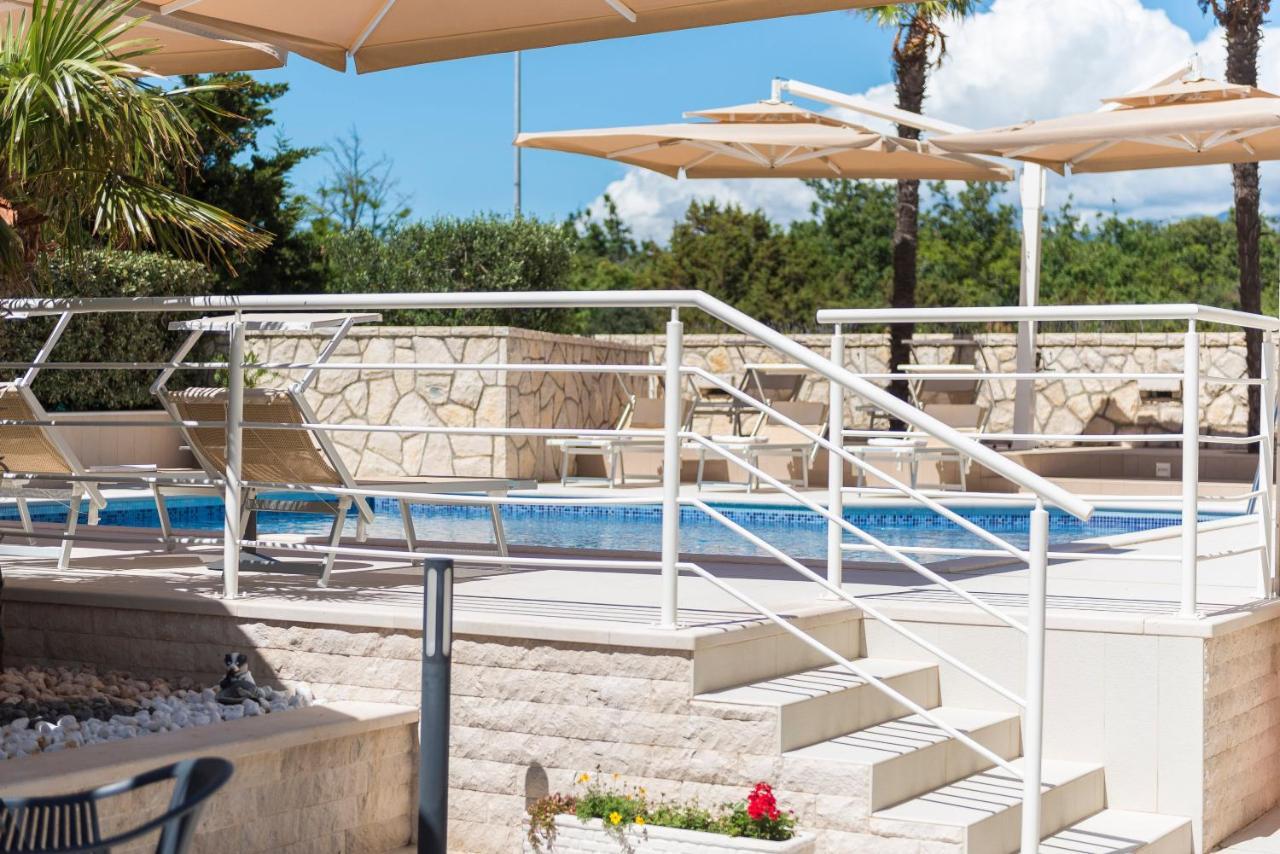 דירות נובליה Pool Terrace Sea View Sarkic מראה חיצוני תמונה
