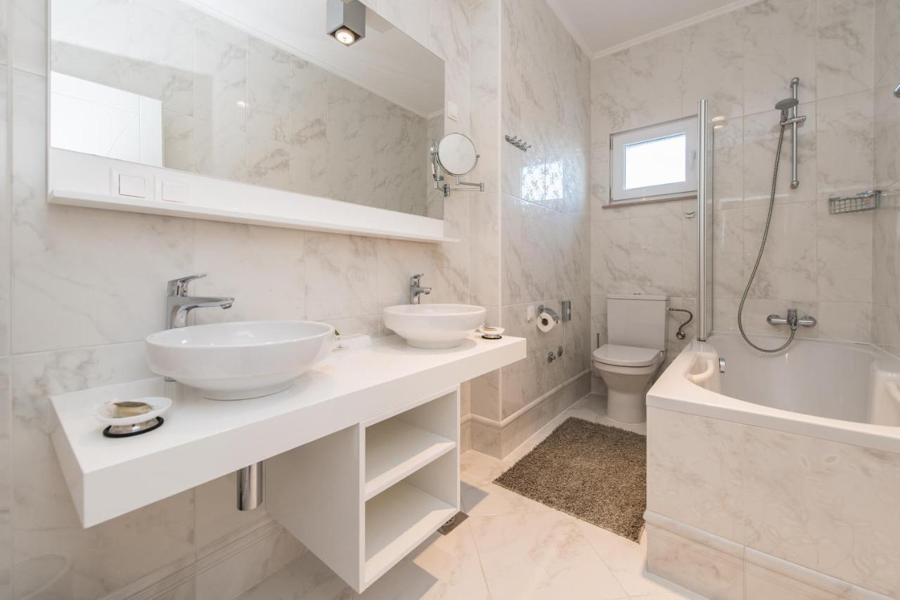 דירות נובליה Pool Terrace Sea View Sarkic מראה חיצוני תמונה