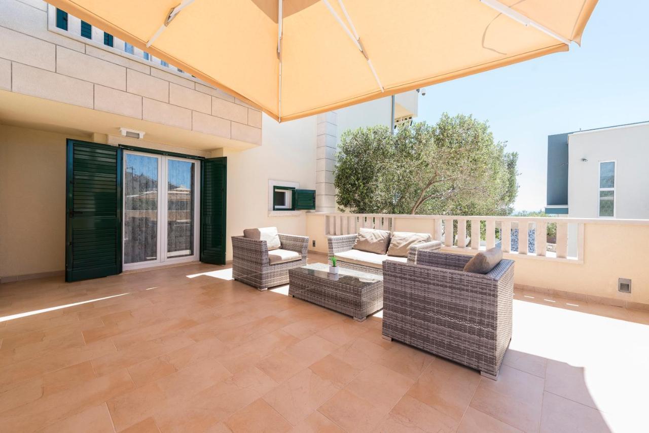 דירות נובליה Pool Terrace Sea View Sarkic מראה חיצוני תמונה